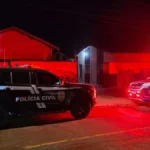 Jovem de 18 anos é morto a tiros na porta de casa em Jardim