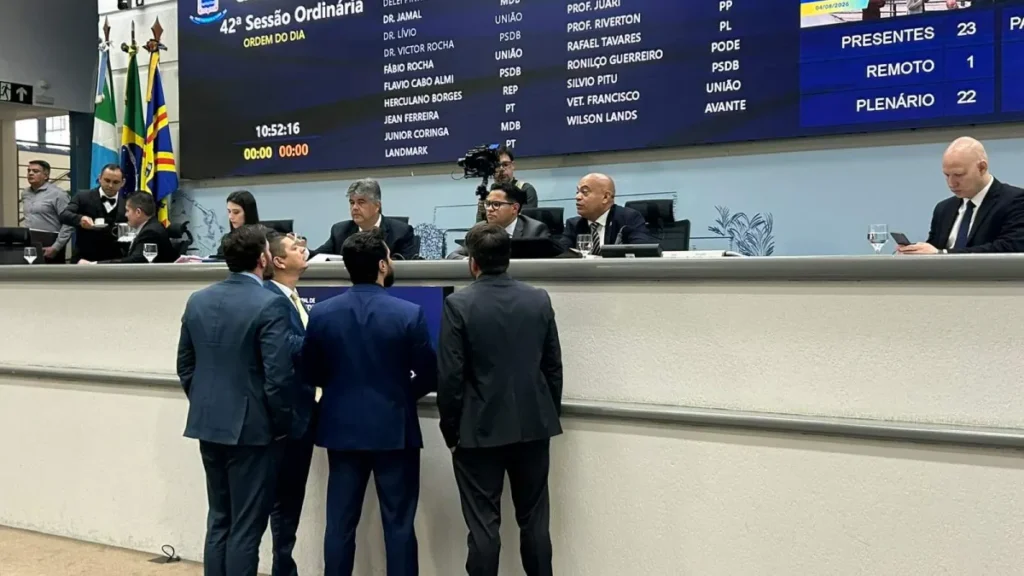 Reforma tributária trava pauta e adia votação na Câmara