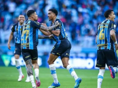 Grêmio vira sobre São Paulo com gol de falta e deixa zona de rebaixamento