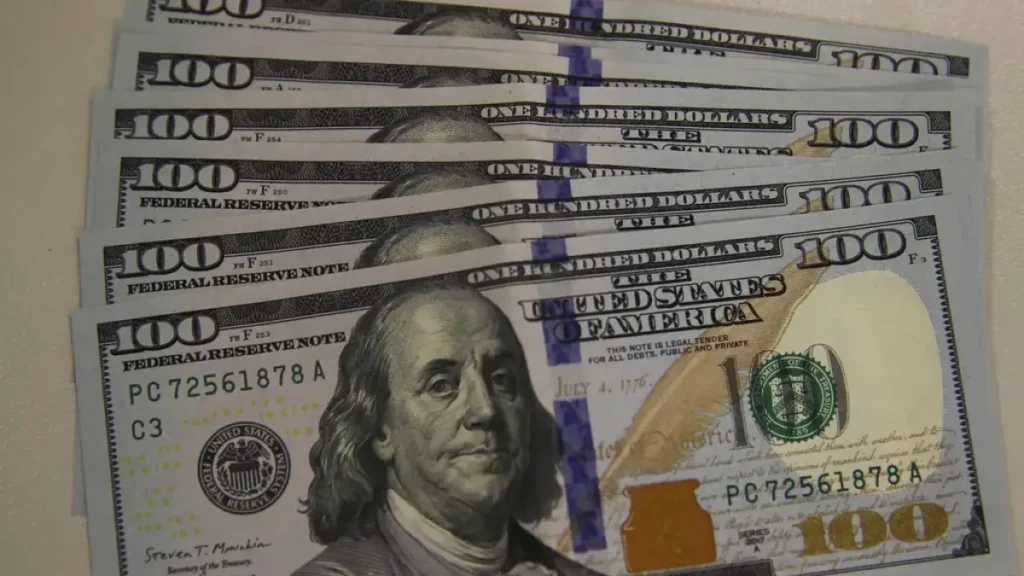 Dólar sobe a R$ 5,19 com saída de estrangeiros da bolsa